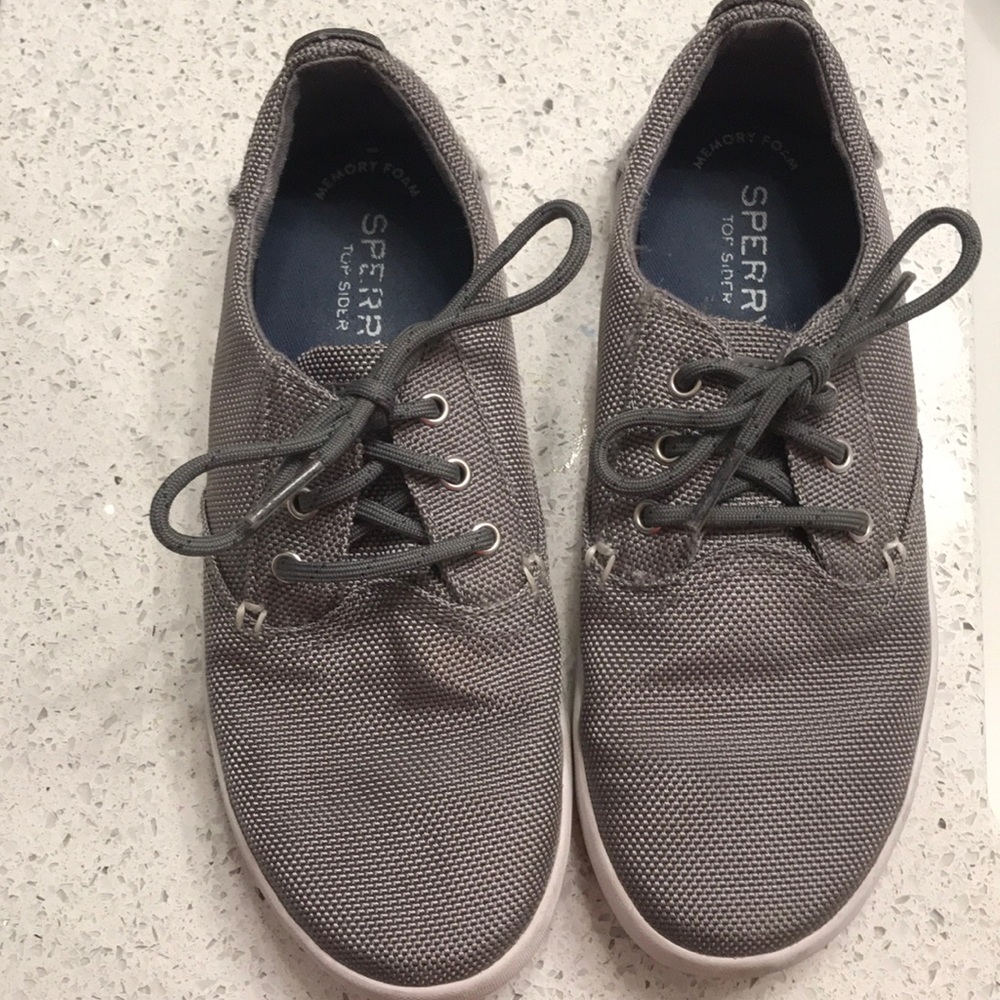 Sperry Topsider size 2 boys